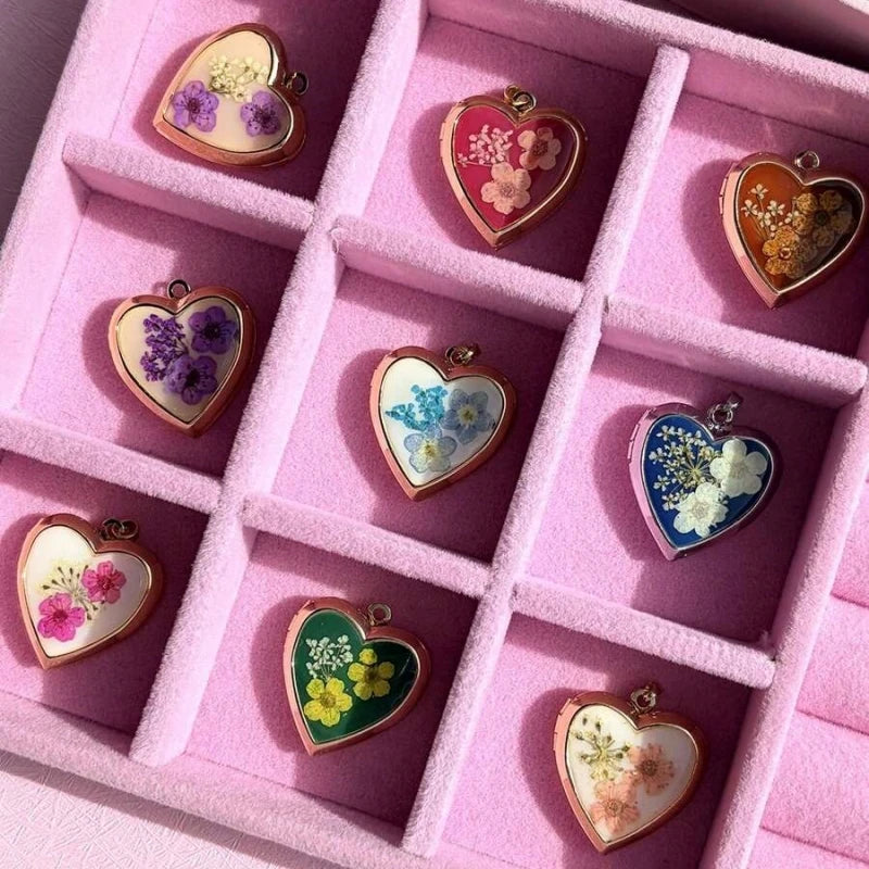 Retro Heart Locket Necklace With Everlasting Flower