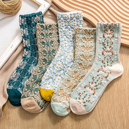Women’s Retro Relief Crew Socks Set – 5 Pairs