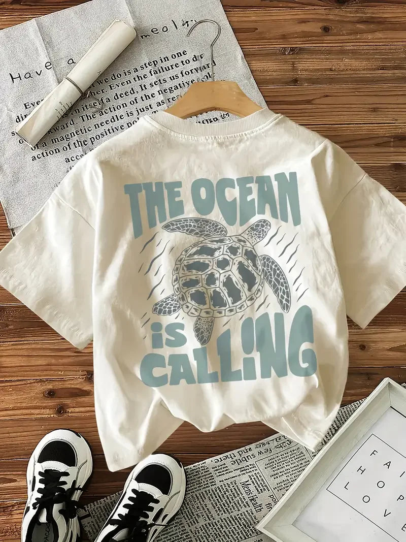 Women’s Retro Ocean Graphic T-Shirt with Sea Turtle Print